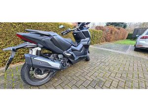 HONDA ADV 350 SCHWARZ
