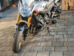 MOTORRAD YAMAHA FZ8 ABS WIE NEU!