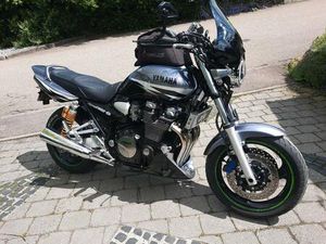 YAMAHA XJR 1300