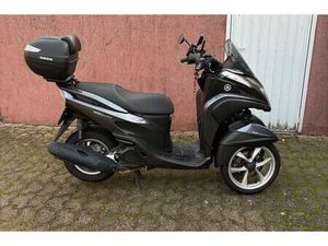 YAMAHA TRICITY 125 DREIRAD-ROLLER MIT TOPCASE
