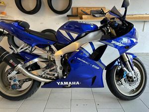YAMAHA R1 RN04