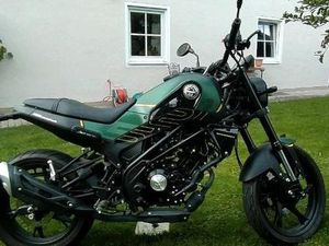 WEIHNACHTSANGEBOT: GRÜNE BENELLI LEO 125