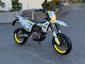 HUSQVARNA 701 SUPERMOTO 2022 TÜV NEU