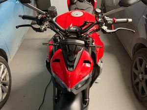 DUCATI STREETFIGHTER V2 152 PS
