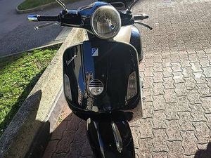 VESPA GTS 250 COLLAUDATA CANTON TESSIN -
