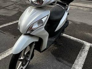 VENDO SCOOTER HONDA VISION 110 CANTON TESSIN -