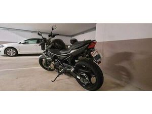 YAMAHA XJ6N 600CM³ 57KW CANTON TESSIN -
