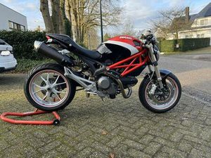 ② DUCATI MONSTER 1100 CORSE - TOPSTAAT - WEINIG KM