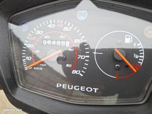 ? SCOOTER PEUGEOT KISBEE 50 – BLANC – TRÈS BON ÉTAT