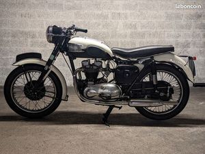 SUPERBE TRIUMPH T110 DE 1957 COLLECTION STRICTEMENT D’ORIGINE MATCHING NUMBER ÉTAT IMPECCABLE TRÈS BIEN ENTRETENUE