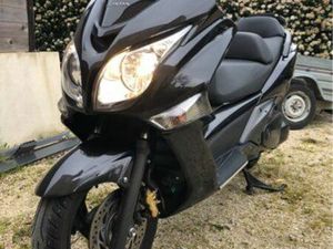 SUPERBE MAXI SCOOTER ? HONDA SWT 600