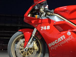 DUCATI 748 2000