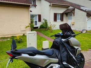 FORZA 750 - 15000KM - ÉQUIPÉ (BULLE TEINTÉE, FEUX, DOSSERET ETC.)