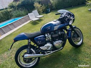 TRIUMPH 1200 THRUXTON