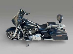 HARLEY-DAVIDSON STREET GLIDE NERO