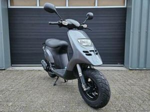 PIAGGIO TPH 2T 50CC BROM BJ 2005 SMOKEY GREY 7700KM TOPSTAAT — SCOOTERS | PIAGGIO — MARKTPLAATS