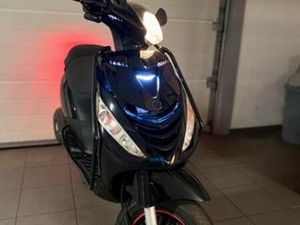 PIAGGIO ZIP 4-TAKT 50CC IGET EURO 4 — SCOOTERS | PIAGGIO — MARKTPLAATS