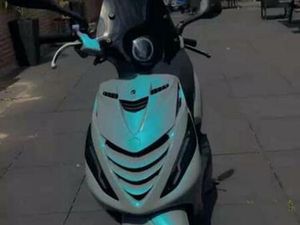 PIAGGIO ZIP 80CC - GOEDE STAAT — SCOOTERS | PIAGGIO — MARKTPLAATS