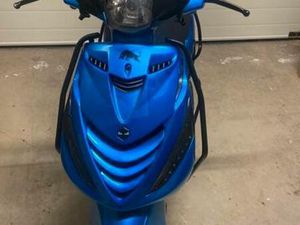 PIAGGIO ZIP 50CC 4 TAKT ICE CANDY BLUE MOET WEG! — SCOOTERS | PIAGGIO — MARKTPLAATS