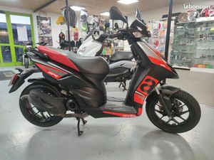 APRILIA SR MOTARD