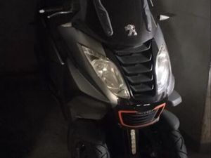 PEUGEOT METROPOLIS 400
