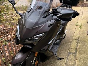 YAMAHA TMAX TECHMAX