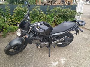 MOTO SUZUKI GLADIUS 650