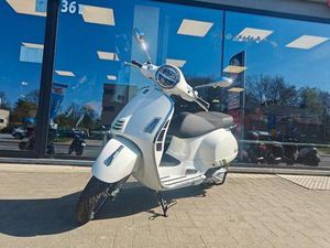 ② VESPA GTS 125 E5+ SUPER TECH
