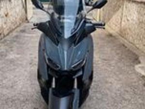 YAMAHA X-MAX 300