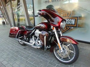 HARLEY-DAVIDSON STREET GLIDE CVO
