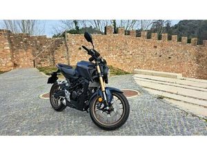 VENDO HONDA CB125R BUCELAS