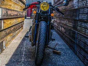 TRIUMPH BONNEVILLE T100