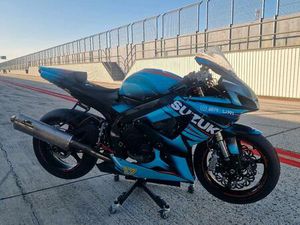 SUZUKI GSXR 750 K6