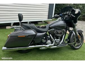 HARLEY-DAVIDSON STREETGLIDE