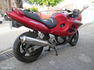 ECHANGE MOTO SUZUKI 750GSXF CONTRE UTILITAIRE