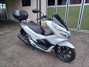 HONDA PCX 125 IN GUTE HÄNDE ABZUGEBEN! CANTON BERNE -