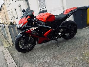 SUZUKI GSX-R 600 K8
