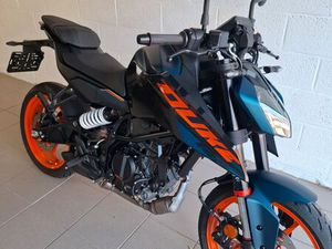 KTM 125 DUKE 2500 KM ÉTAT NEUF
