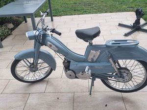MOBYLETTE BLEUE AU 65