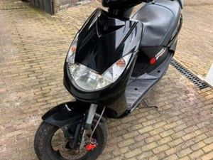 VIVACITY 50CC GEEL KENTEKEN — SCOOTERS | PEUGEOT — MARKTPLAATS