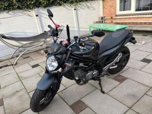 SUZUKI GLADIUS 650CC - 2016 - HANDVATVERWARMING & ABS — MOTOREN | SUZUKI — MARKTPLAATS