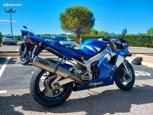YAMAHA 1000 R1