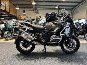 BMW R 1250 GS ADVENTURE STYLE TRIPLE BLACK