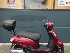 SUZUKI ADRESS 125 - TOP ZUSTAND MIT KOFFER - NEUWERTIG!