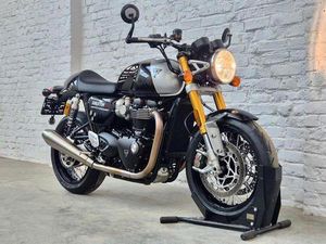 ② TRIUMPH THRUXTON RS 1200 2 TONS @MOTOMOBILIA NOUVEAU ! ! !