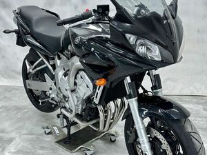 YAMAHA FZ6