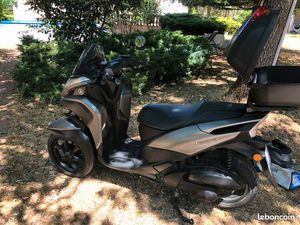 SCOOTER YAMAHA TRICITY