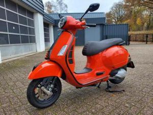 PIAGGIO VESPA GTS 300 — MOTOREN | PIAGGIO — MARKTPLAATS