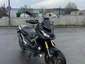 HONDA X ADV 750 A2 / FULL OPTIONS / SUIVIE FACTURE / FULL BLACK