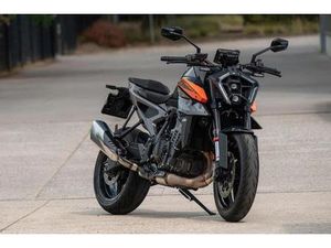 ② DIRECTIEMOTOR KTM 990 DUKE (04/2025) – 3.995 KM – TECH PACK